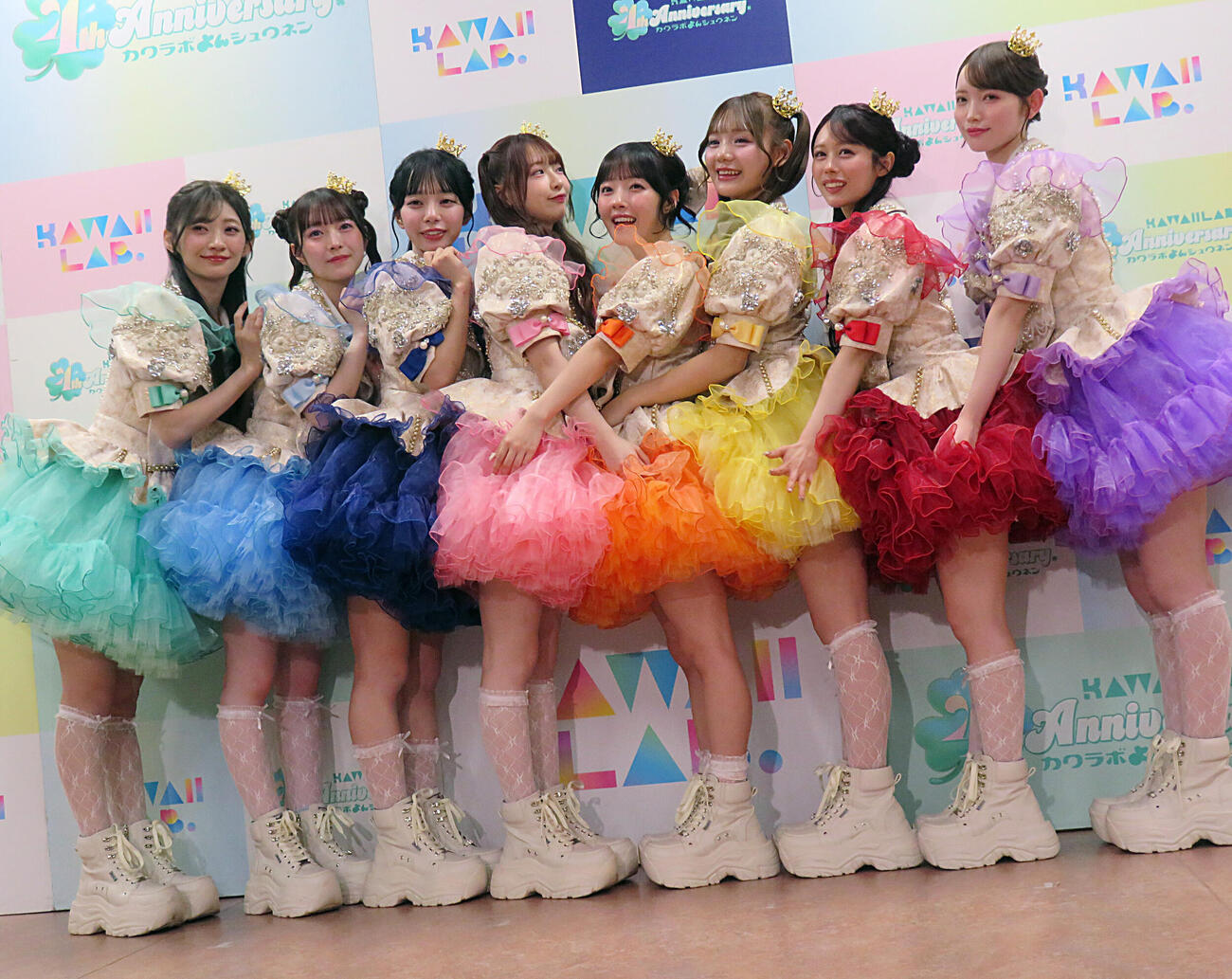 デビュー2周年で武道館ライブを行ったCUTIE STREET。左から板倉可奈、梅田みゆ、増田彩乃、桜庭遥花、川本笑瑠、古澤里紗、佐野愛花、真鍋凪咲（撮影・松本久）
