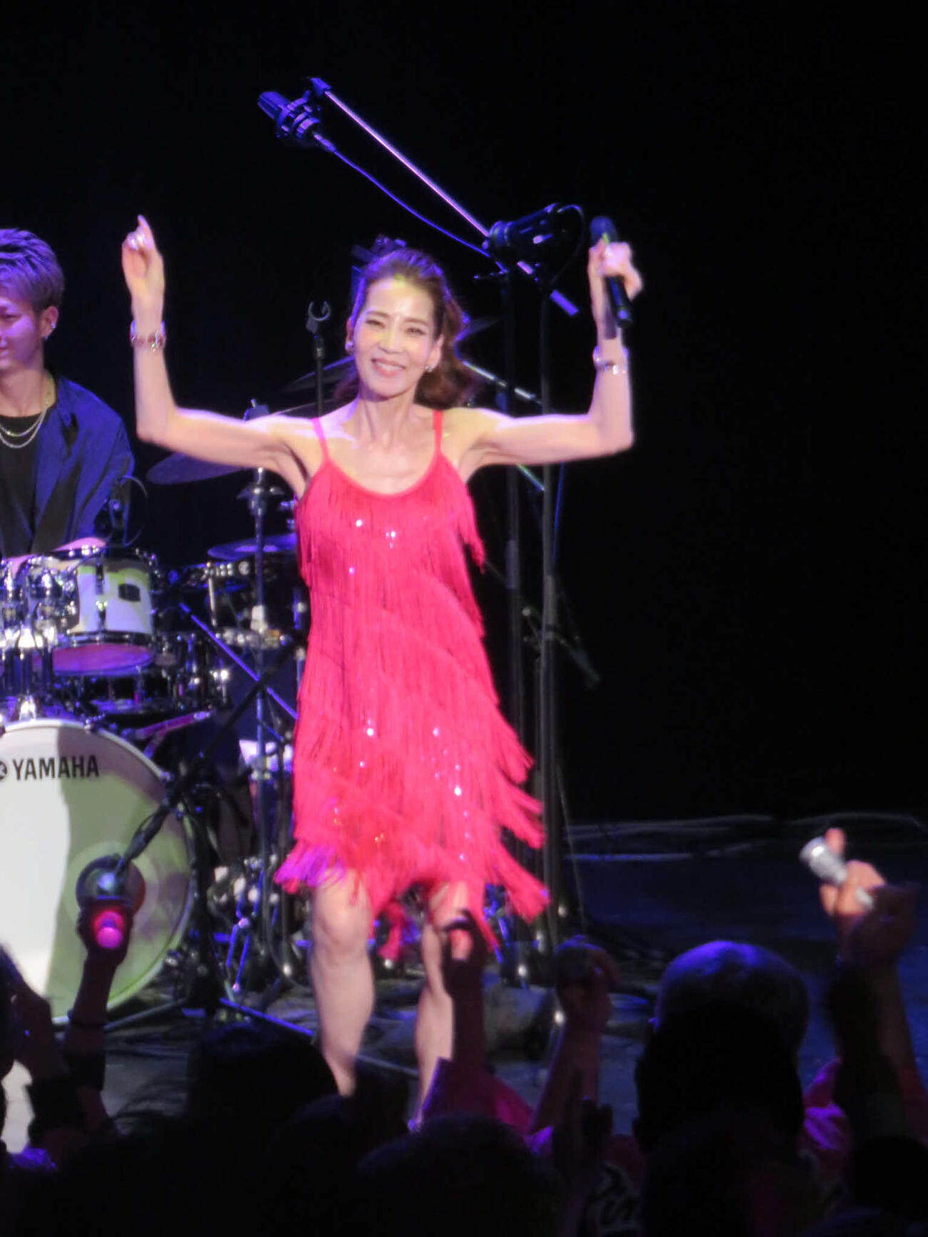 ピンク・レディーの「UFO」を踊る増田惠子
