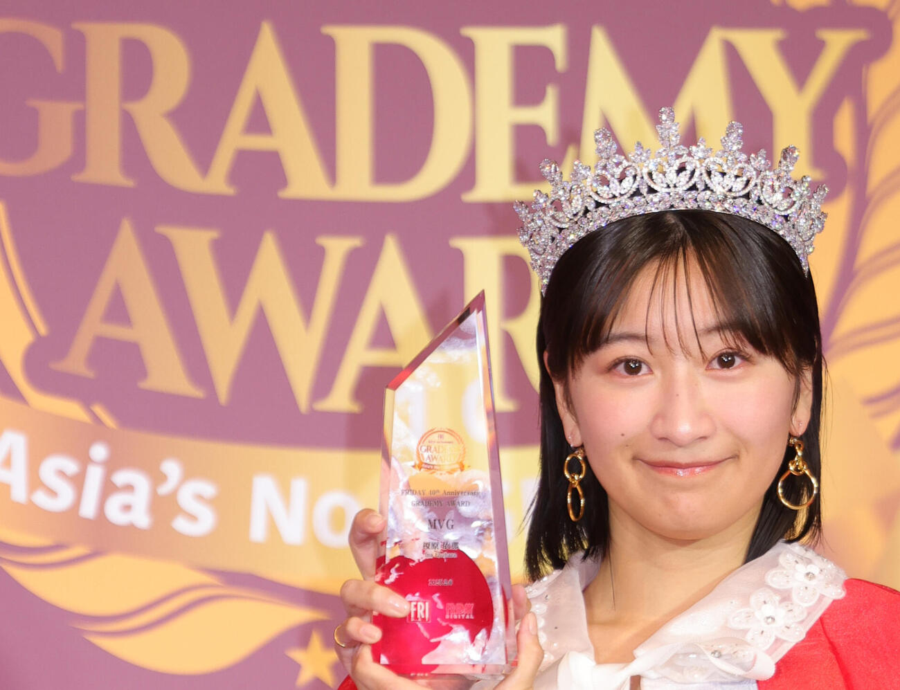 FRIDAY創刊40周年記念企画「グラデミー賞」で大賞のMVGを受賞した榎原依那（2025年撮影）
