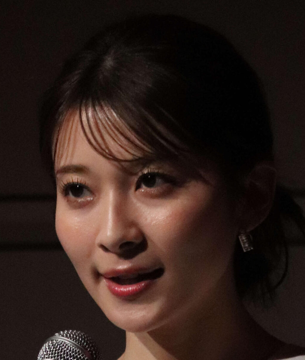 山本里菜アナウンサー（2024年4月撮影）
