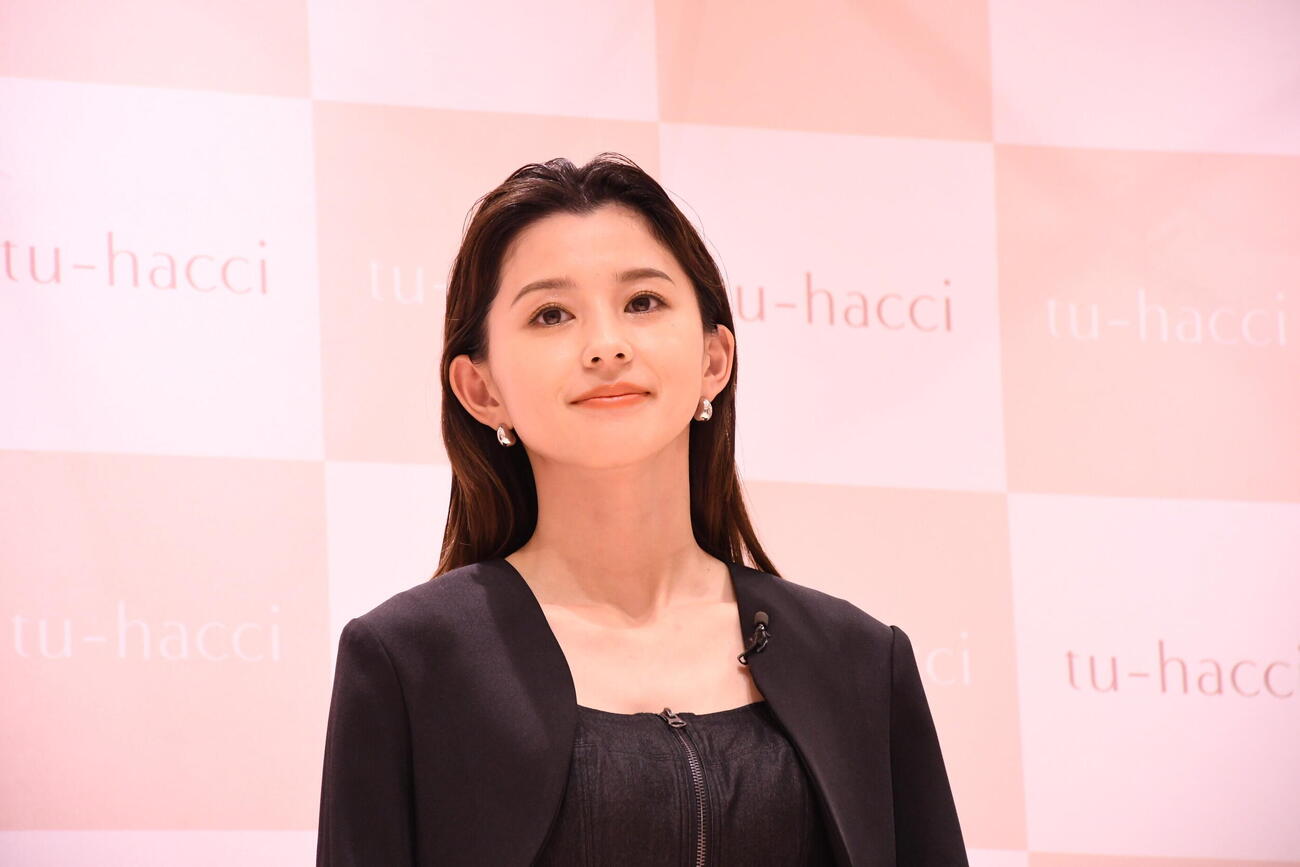 インナーファッションブランド「tu－hacci」の一日店長就任イベントに登場した朝比奈彩（撮影・阪口孝志）