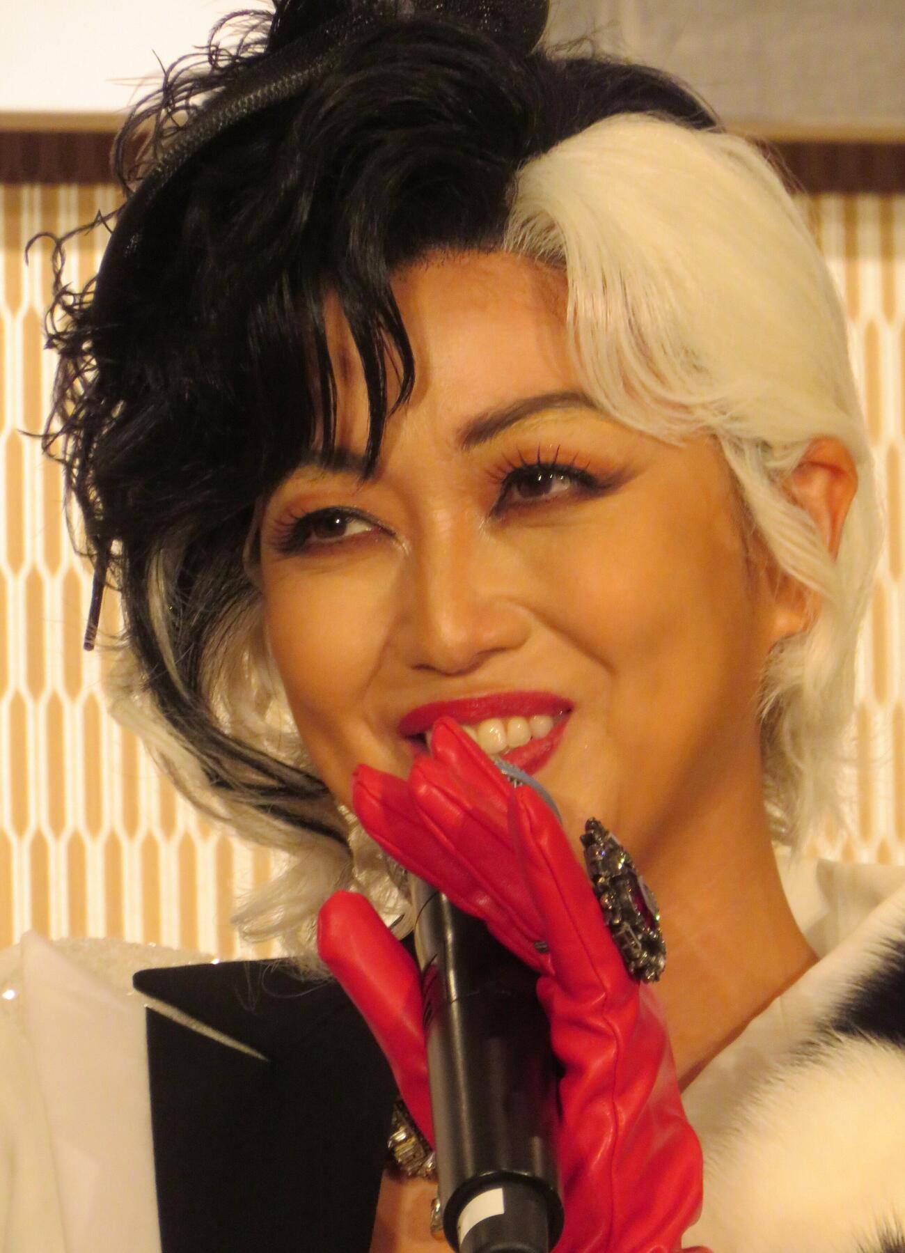 ミュージカル「101ダルメシアンズ」の制作発表会見を行った新妻聖子（撮影・松本久）