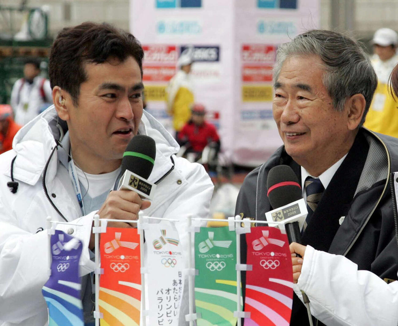 2009年3月　石原良純（左）と石原慎太郎さん