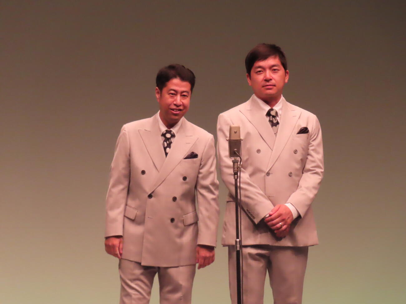 ウエストランドの井口浩之（左）と河本太