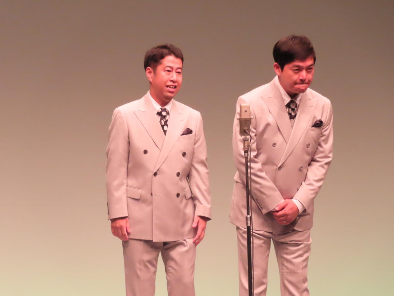 ウエストランドの井口浩之（左）と河本太