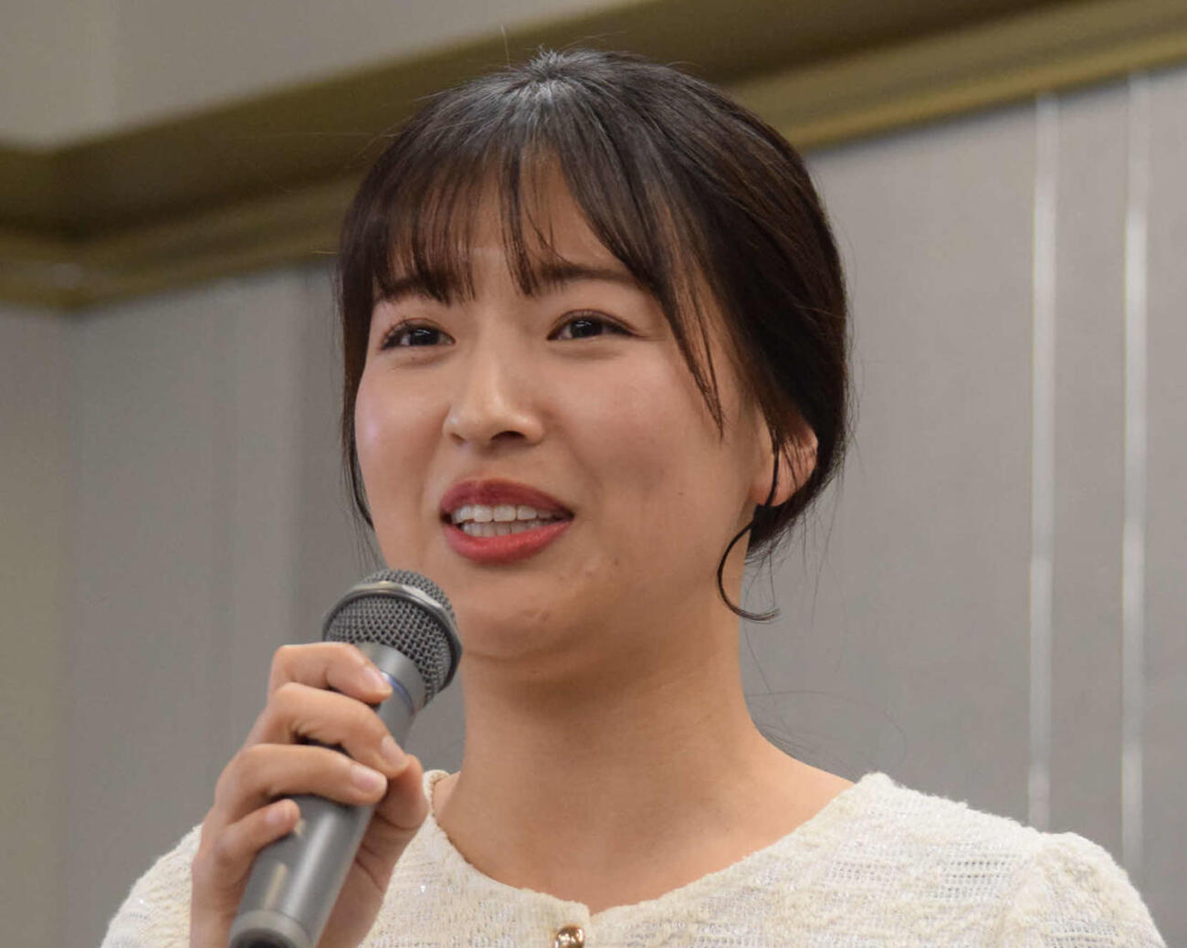 MBSテレビの山崎香佳アナウンサー（2025年3月撮影）