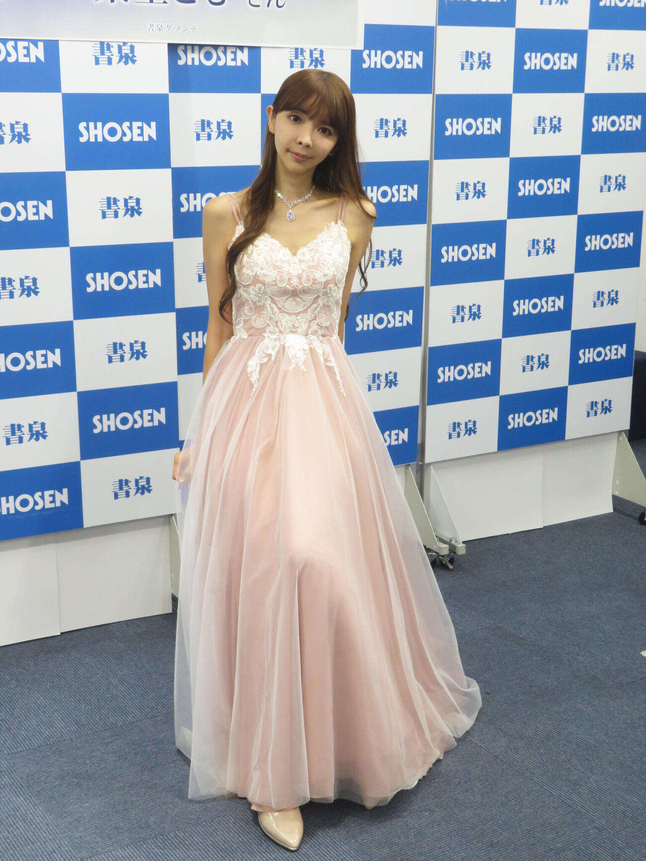 初写真集「慾望」発売記念イベントに出席した東堂とも（撮影・川田和博）