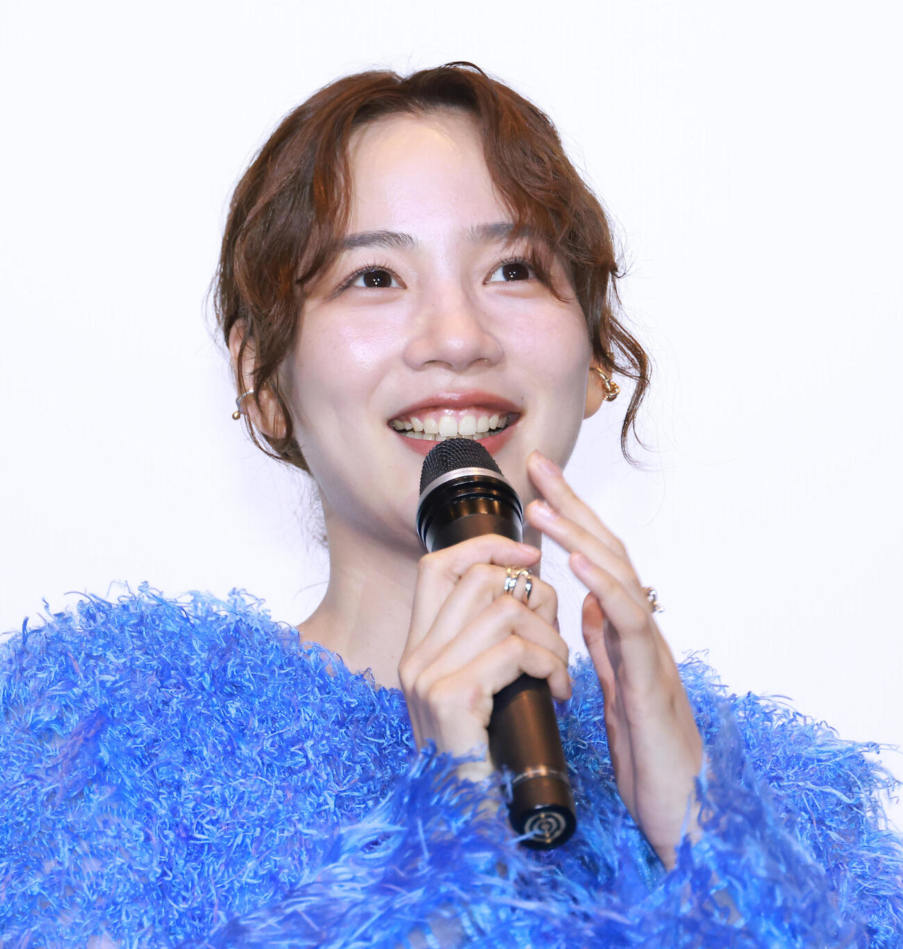映画「平行と垂直」公開記念舞台あいさつを行うのん（撮影・中島郁夫）