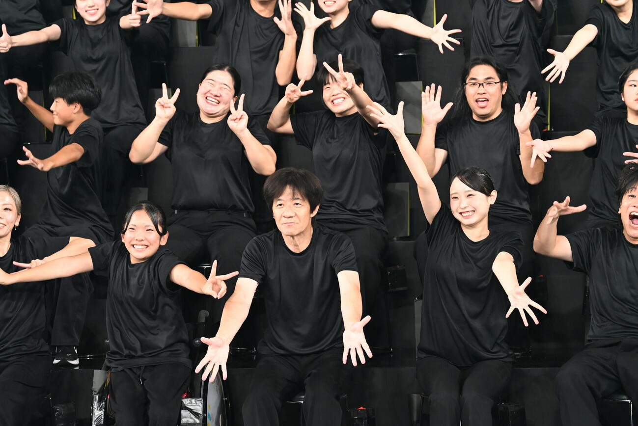 日本テレビ系「24時間テレビ49－愛は地球を救う－」の「車いすの少女・璃海ちゃんと、内村ファミリー　仕掛け満載！48人タットダンス」
