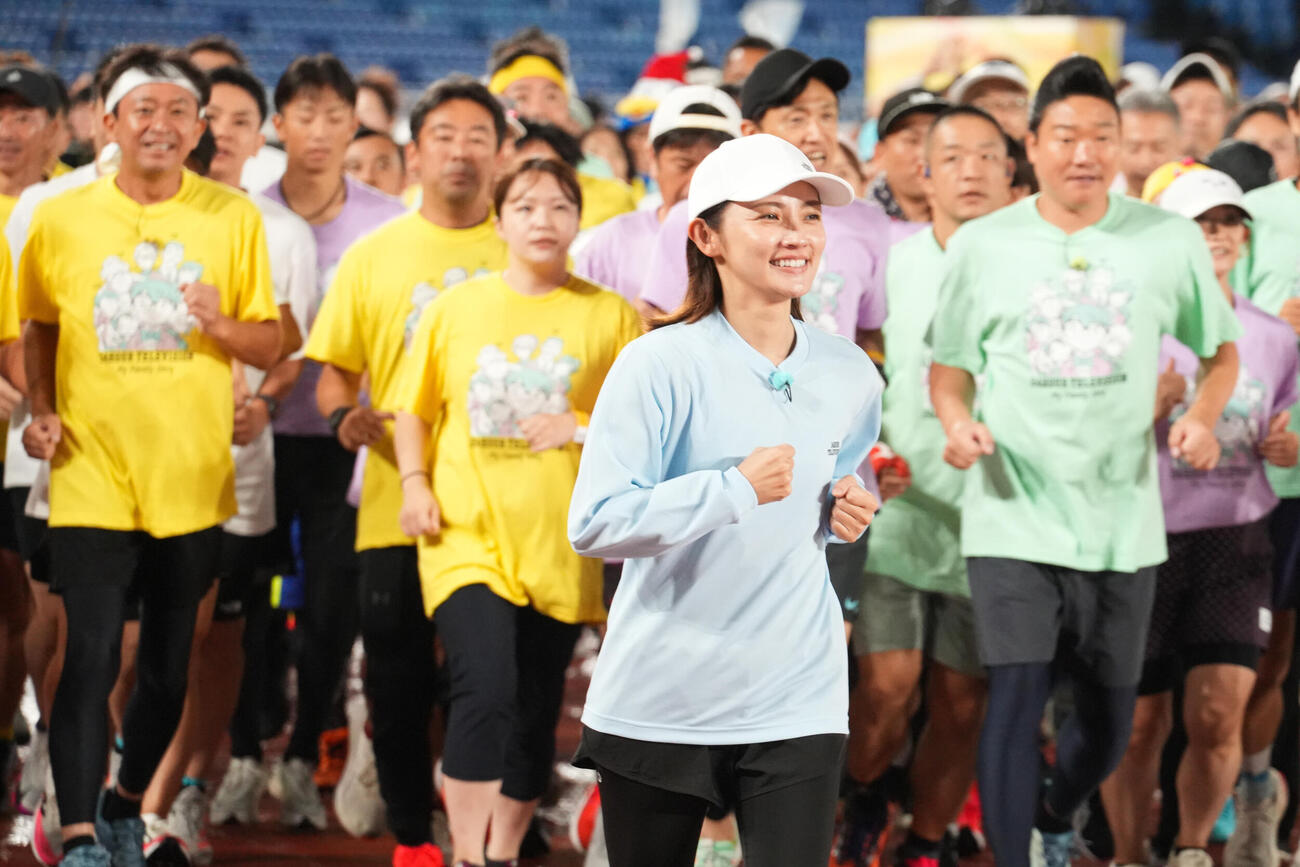 日本テレビ系「24時間テレビ49－愛は地球を救う－」にチャリティーマラソンランナーとして生出演した星野真里