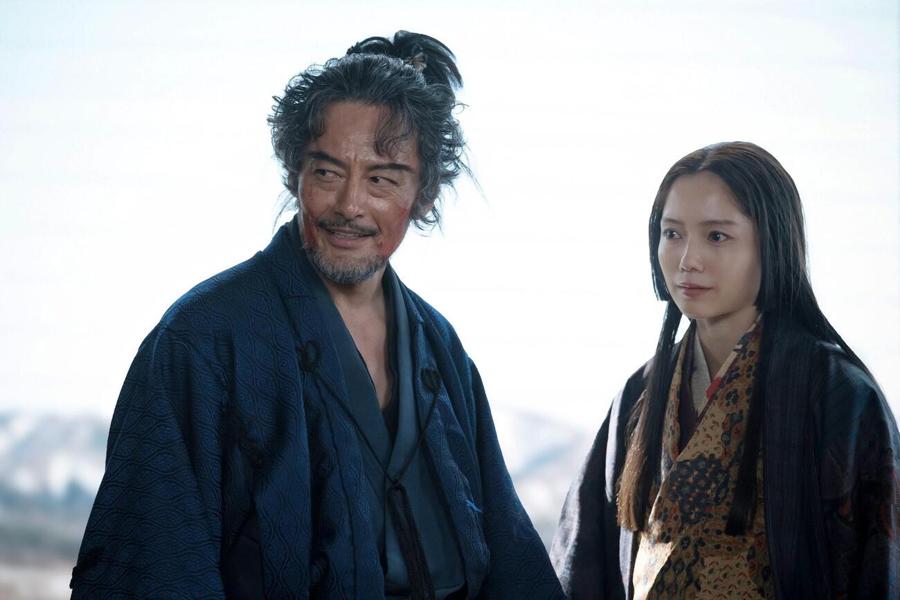 「豊臣兄弟！」第33回「北庄城の別れ」で柴田勝家を演じた山口馬木也（左）。右は市を演じた宮﨑あおい
