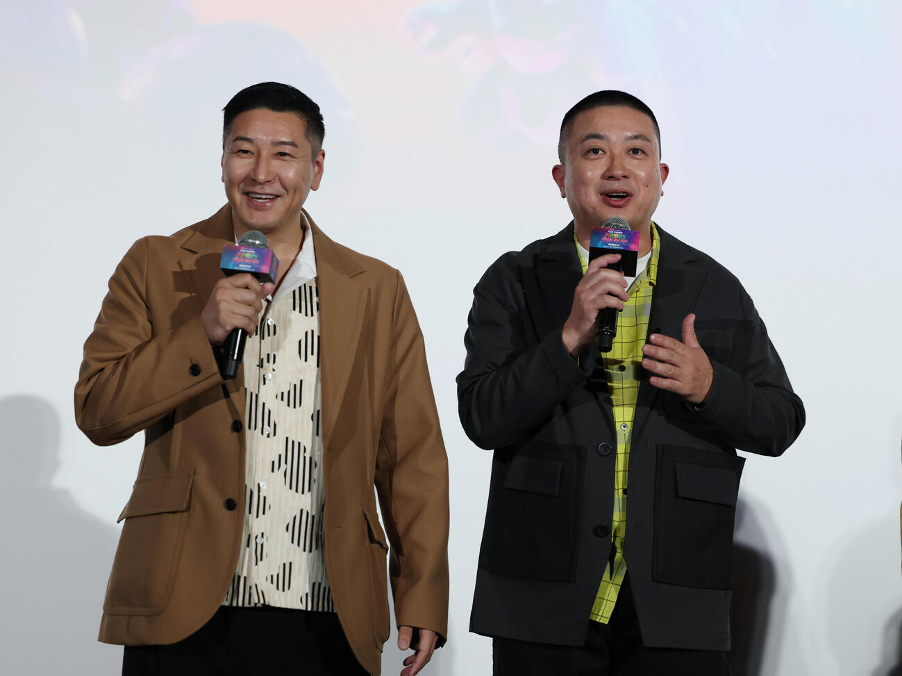 チョコレートプラネットの長田庄平（左）と松尾駿（2026年4月撮影）
