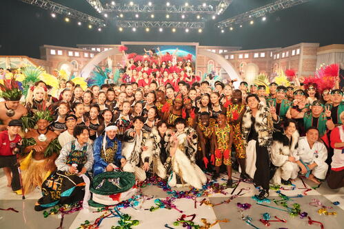 「24時間テレビ」チャリティーパートナーSixTONESが130名で「ボーダーレスLIVE」