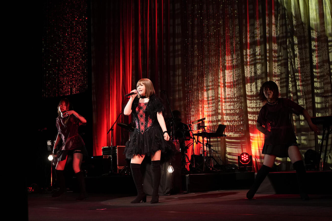 全国ツアー「kahala tomomi Concert Tour　♡Fantastic songs♡」初日公演を行った華原朋美