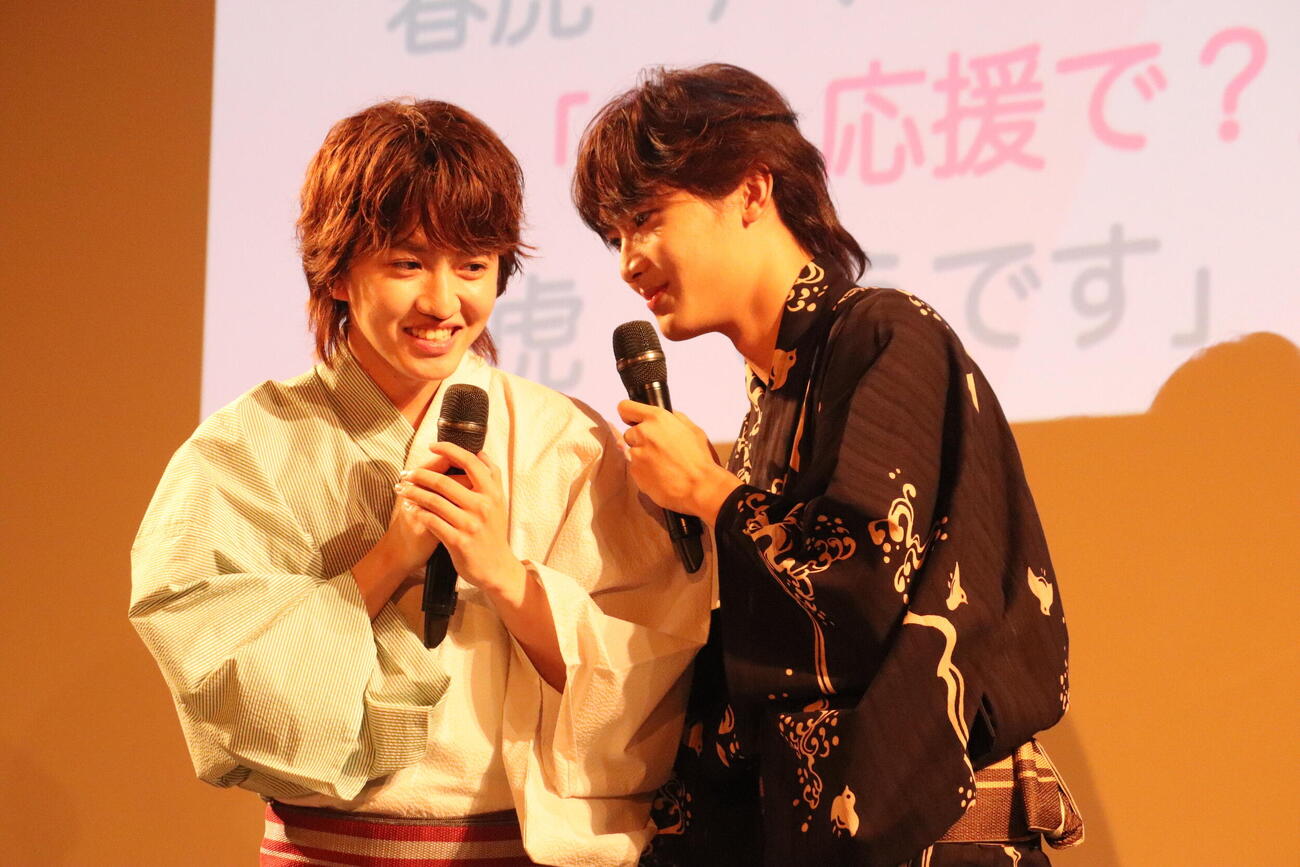 MBS系ドラマ「ちょっと待とうよ、春虎くん」第4話先行試写会＆トークイベントに出席した中川翼（左）と桜木雅哉