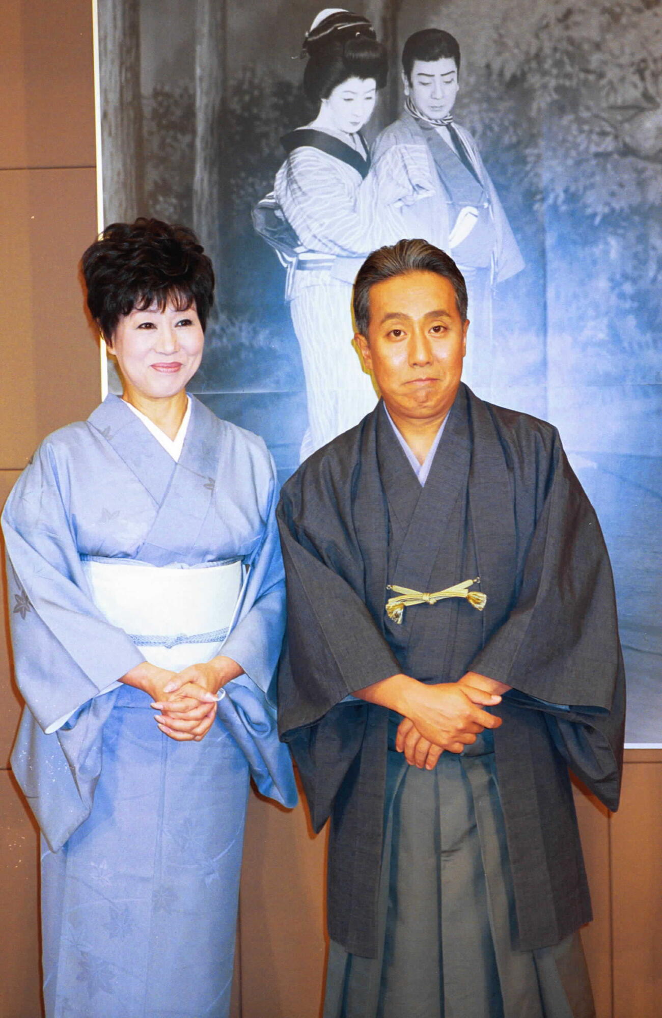 水谷八重子さんと中村勘九郎（18代目中村勘三郎）（2001年6月撮影）
