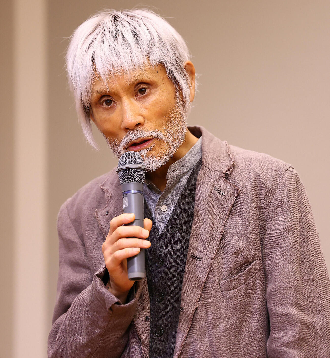 舞台「スクラップ　アンド　コーラス－君が灯したメロディー－」製作発表に登場した片岡鶴太郎（撮影・野上伸悟）