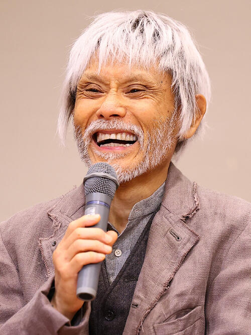 ヨガマスター片岡鶴太郎のボヤキ「この舞台、夜の部もあるんですよ」普段は午後５時に就寝