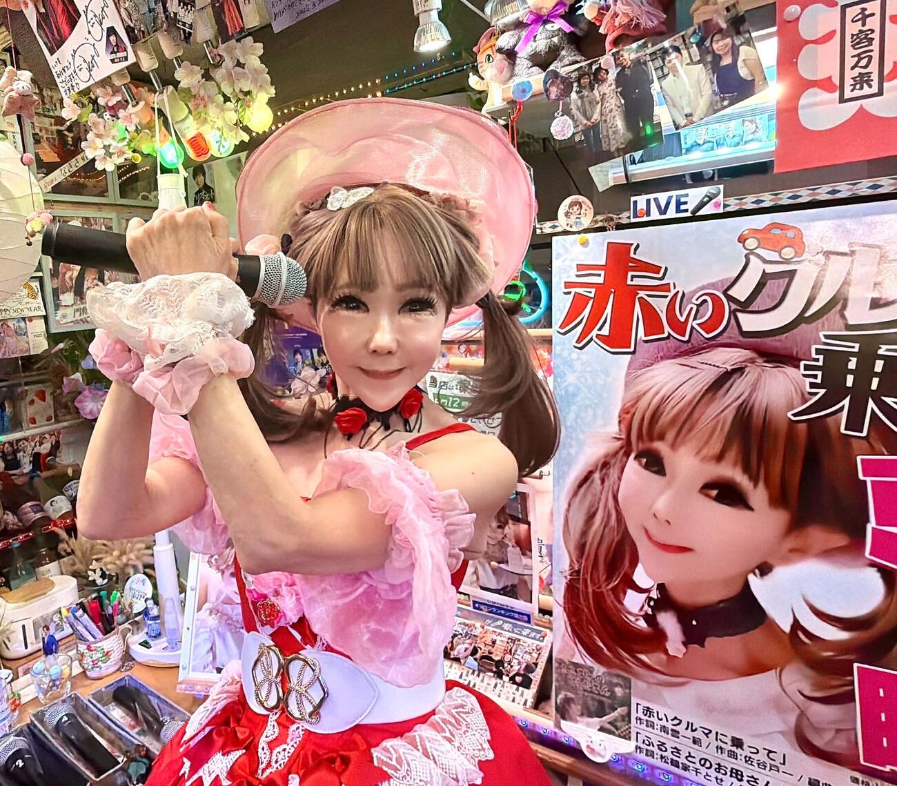中野名曲堂でインストアライブを開いた恵中瞳