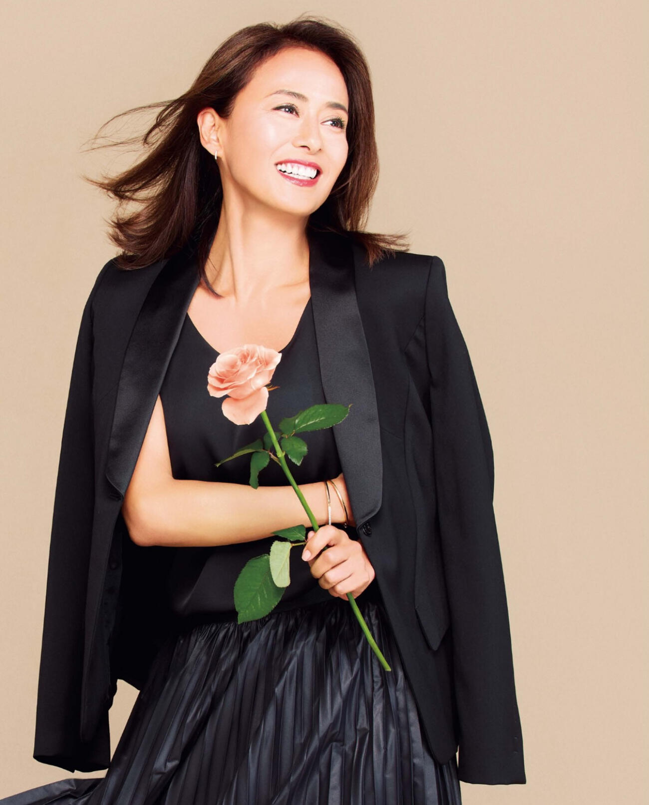 近影を披露した後藤久美子（「家庭画報」の公式インスタグラムから）