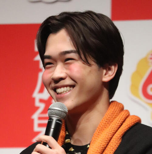 鈴木福が花火を堪能「福くんとデートみたいな動画ありがとう」「笑顔とダブルで最高」の声