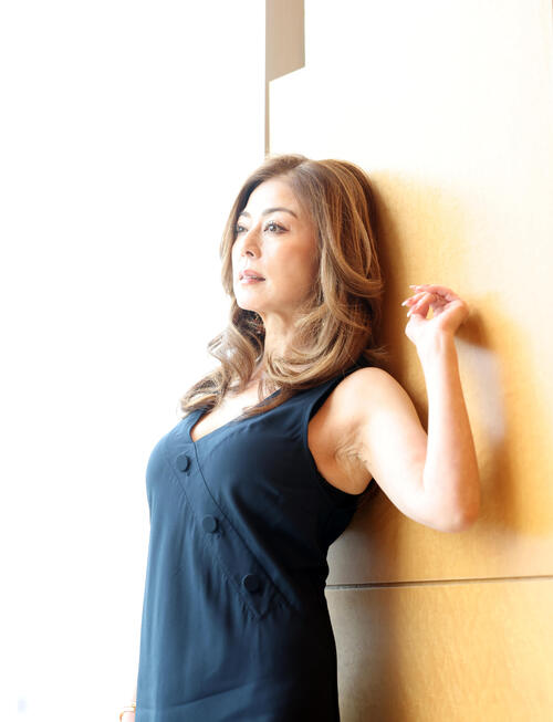 58歳武田久美子「今の私だったら」23年ぶり写真集は貝殻に続きひらめきでサンゴ「すごく満足」