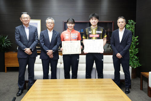 張本智和＆美和、史上初の兄妹アベック優勝をテレビ東京から特別表彰「これからも良い成績を」