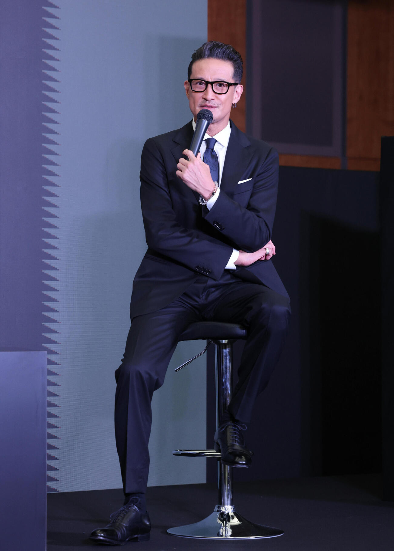 新製品発表会に登壇し話をする松岡昌宏（撮影・増田悦実）