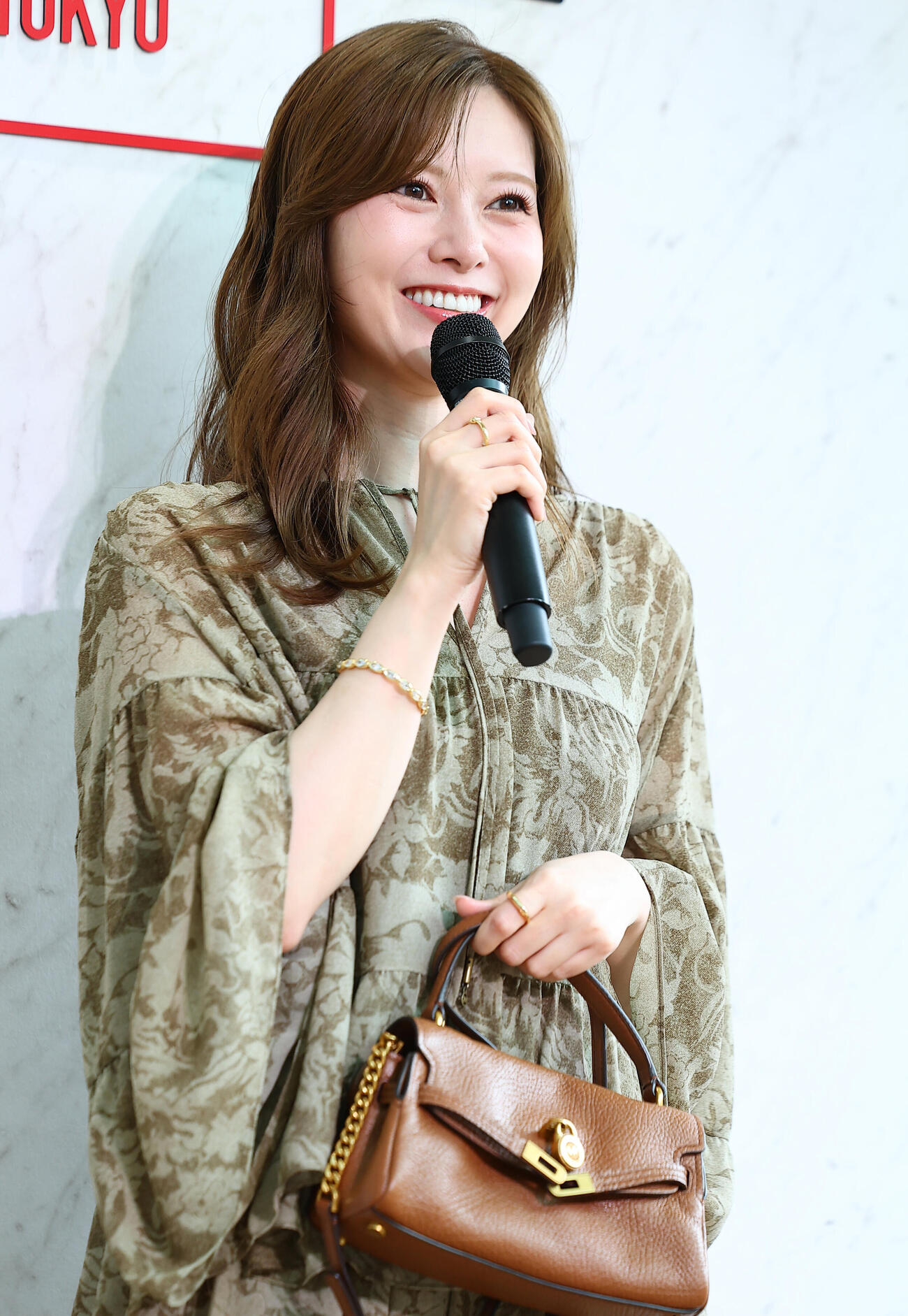 「MICHAEL KORS JET SET LOUNGE TOKYO」POP UP EVENT　プレビューに登場した白石麻衣（撮影・野上伸悟）