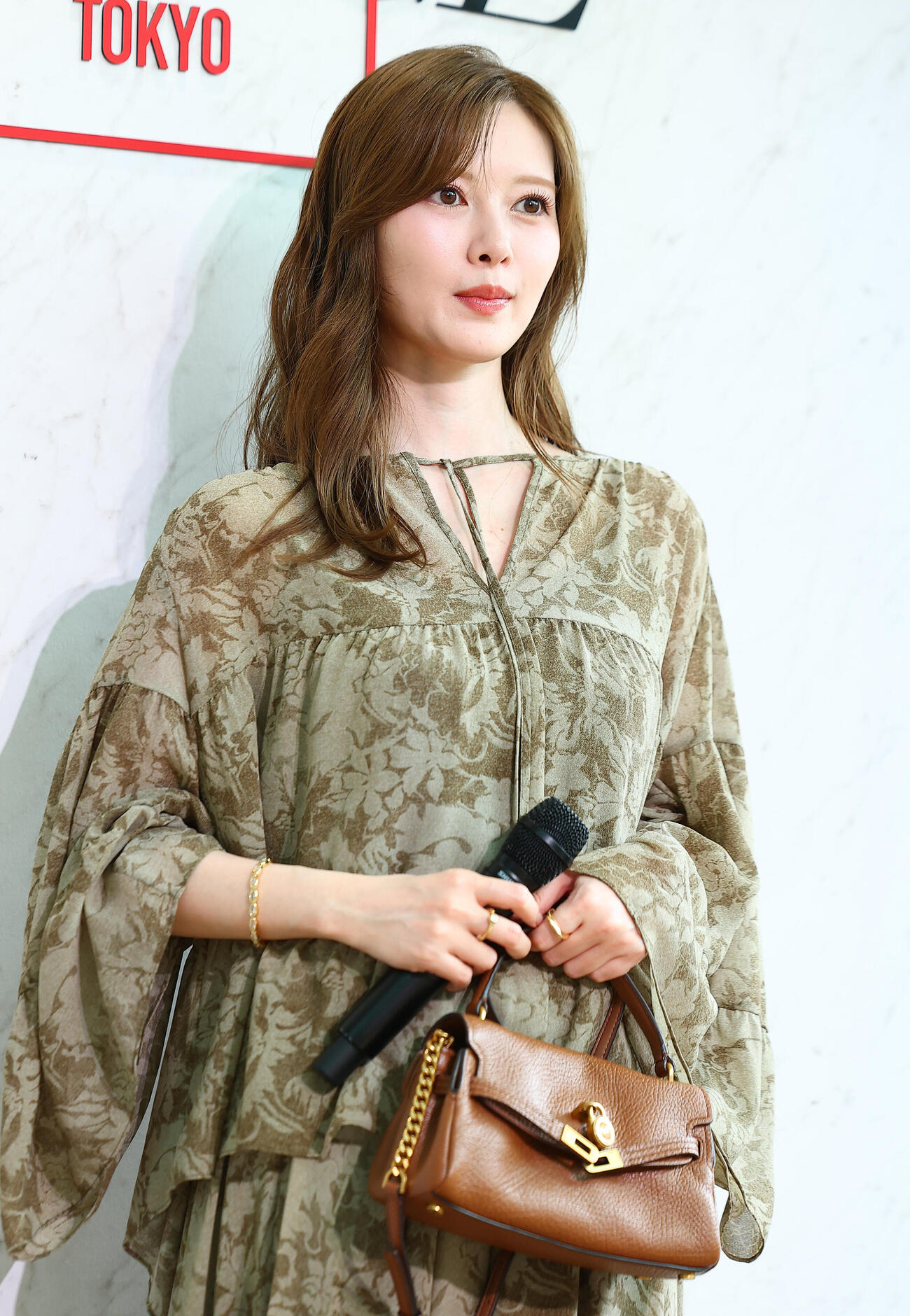 「MICHAEL KORS JET SET LOUNGE TOKYO」POP UP EVENT　プレビューに登場した白石麻衣（撮影・野上伸悟）