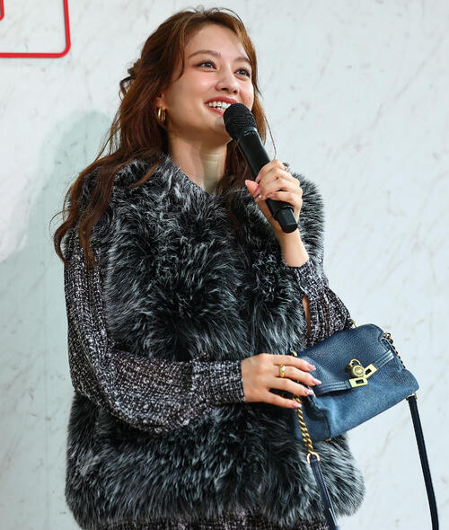 「MICHAEL　KORS　JET　SET　LOUNGE　TOKYO」POP　UP　EVENTプレビューに登場した谷まりあ（撮影・野上伸悟）