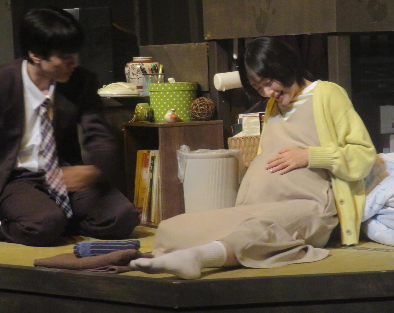 舞台「呪怨　THE LIVEー再念ー」のゲネプロを行った松島庄汰と生駒里奈（撮影・松本久）