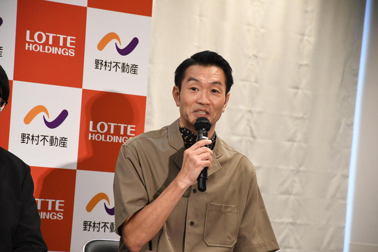 発表会見に出席したFM802DJ大抜卓人（撮影・阪口孝志）