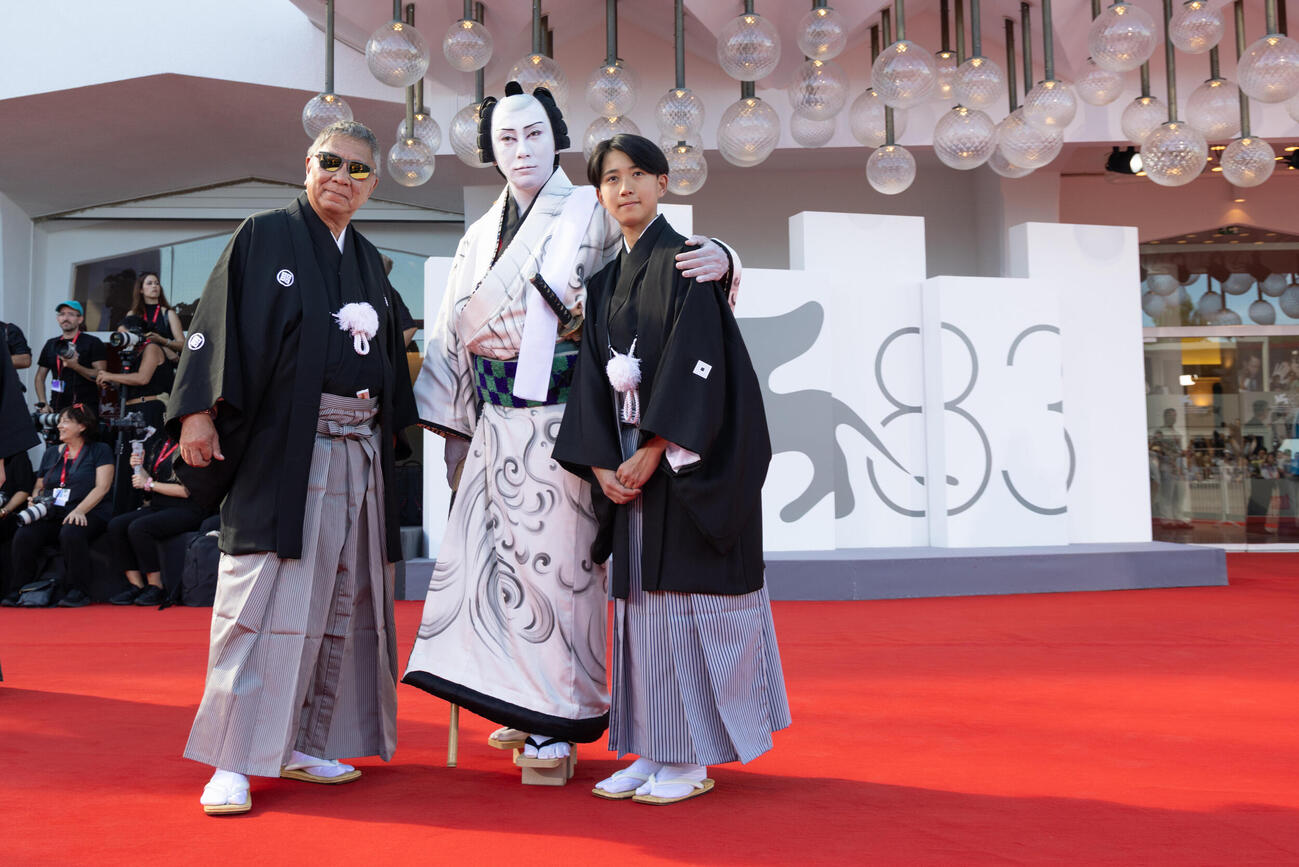 第83回ベネチア映画祭に参加した、左から三池崇史監督、市川團十郎、市川新之助（C）Kazuko Wakayama