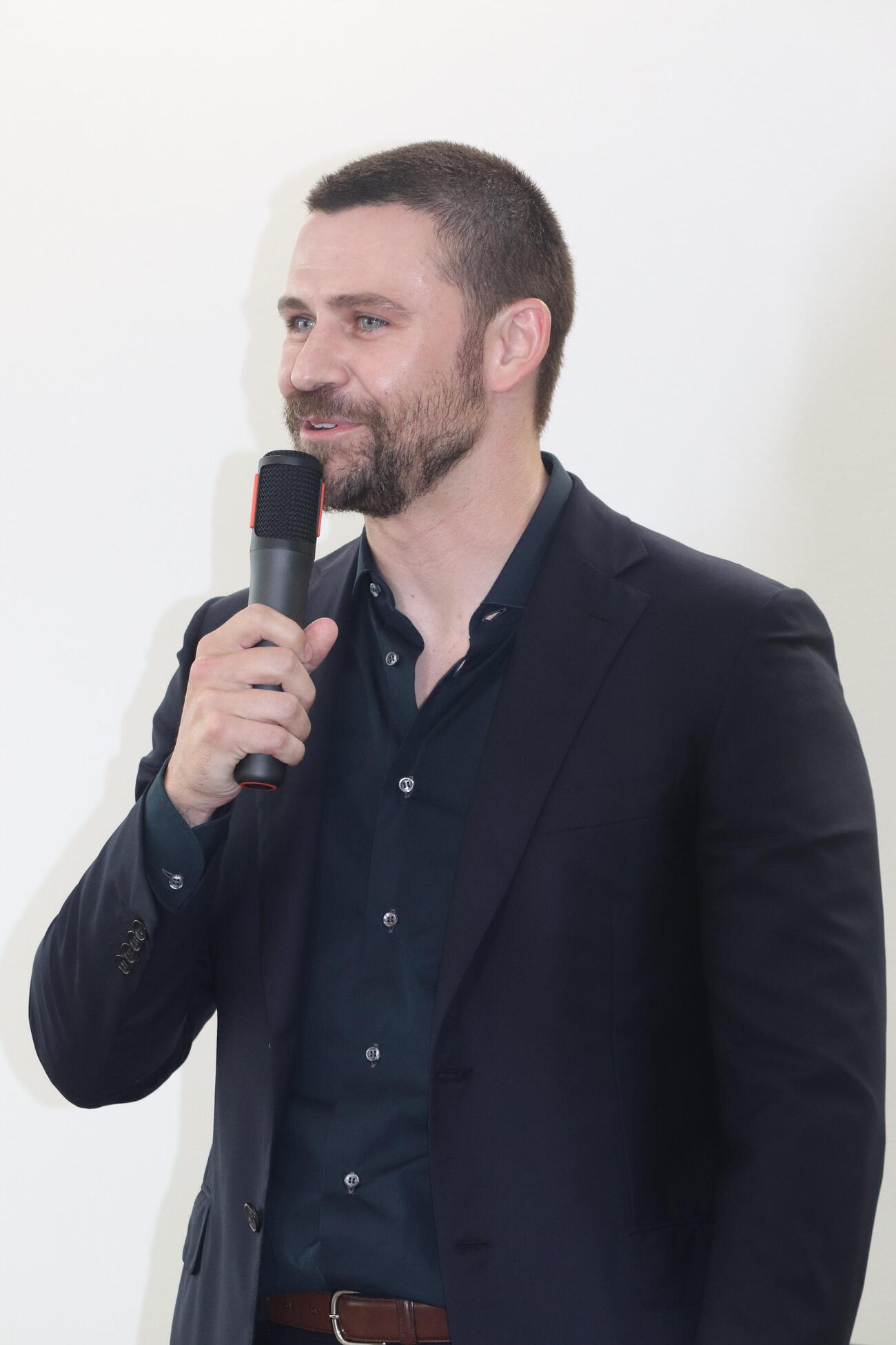 「なら国際映画祭2026」記者発表会に出席したトミー・バストウ（撮影・加藤理沙）