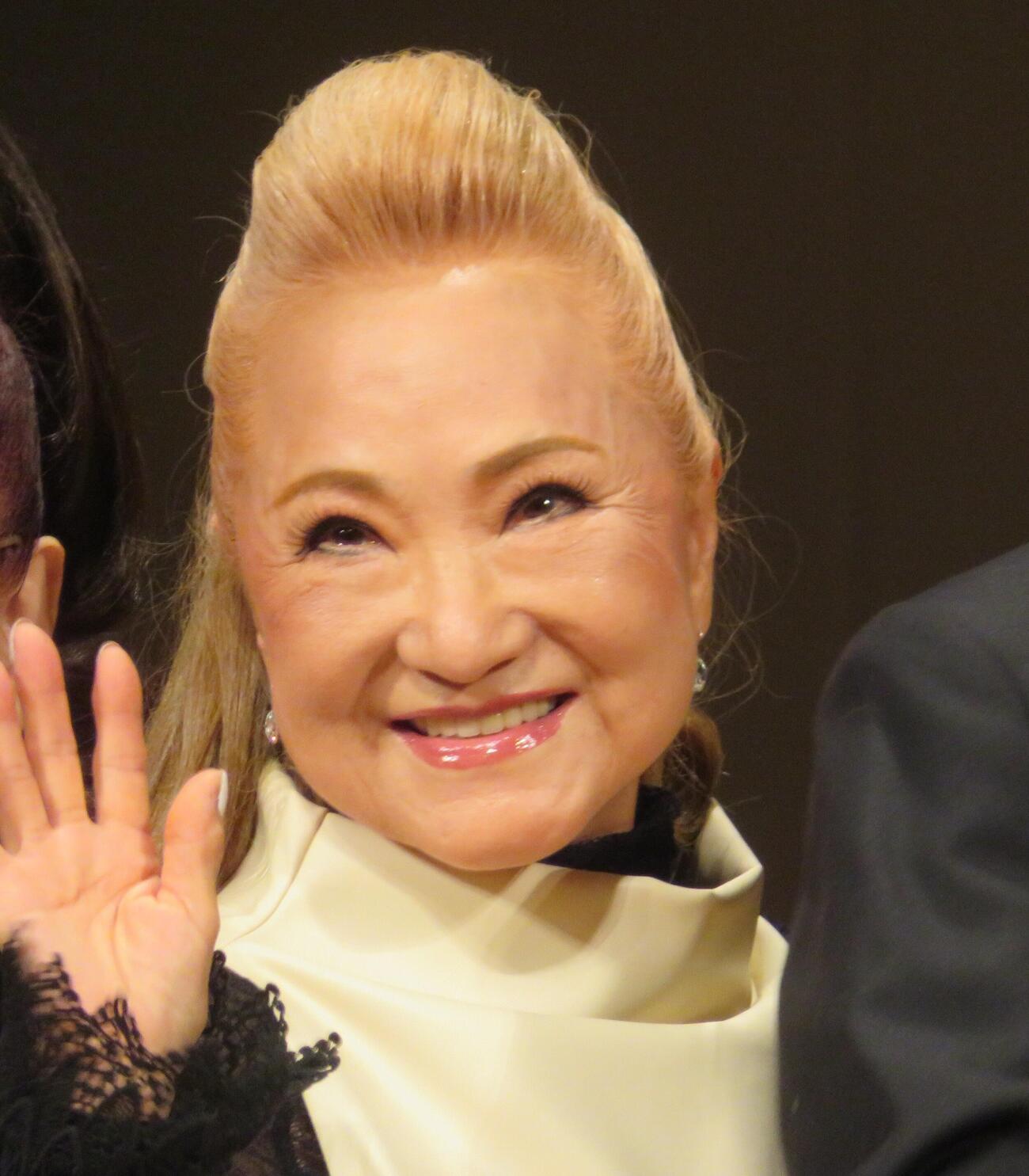 歌手橋幸夫さんの「一周忌特別公演」に参加した北原ミレイ（撮影・松本久）