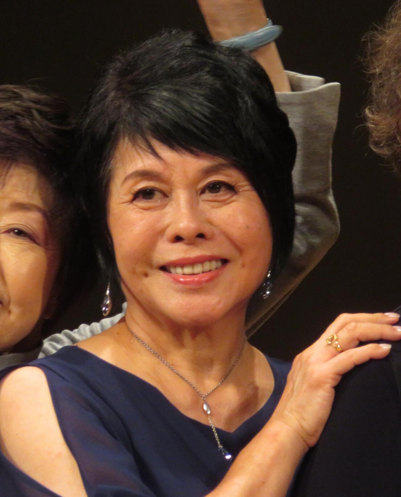 橋幸夫さんの「一周忌特別公演」に参加した桑江知子（撮影・松本久）