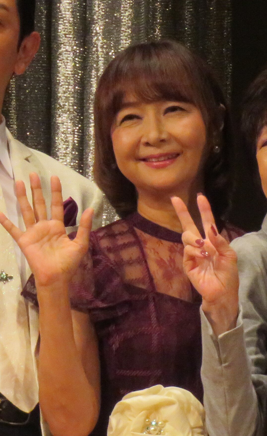 橋幸夫さんの「一周忌特別公演」に参加したザ・リリーズつばめ奈緒美（撮影・松本久）