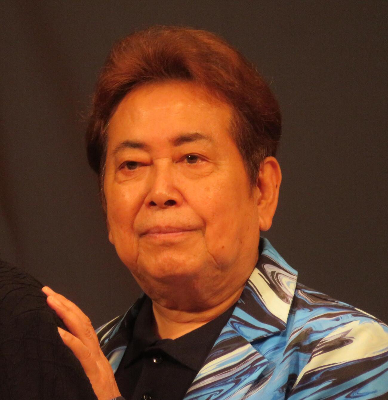 歌手橋幸夫さんの「一周忌特別公演」に参加した平浩二（撮影・松本久）