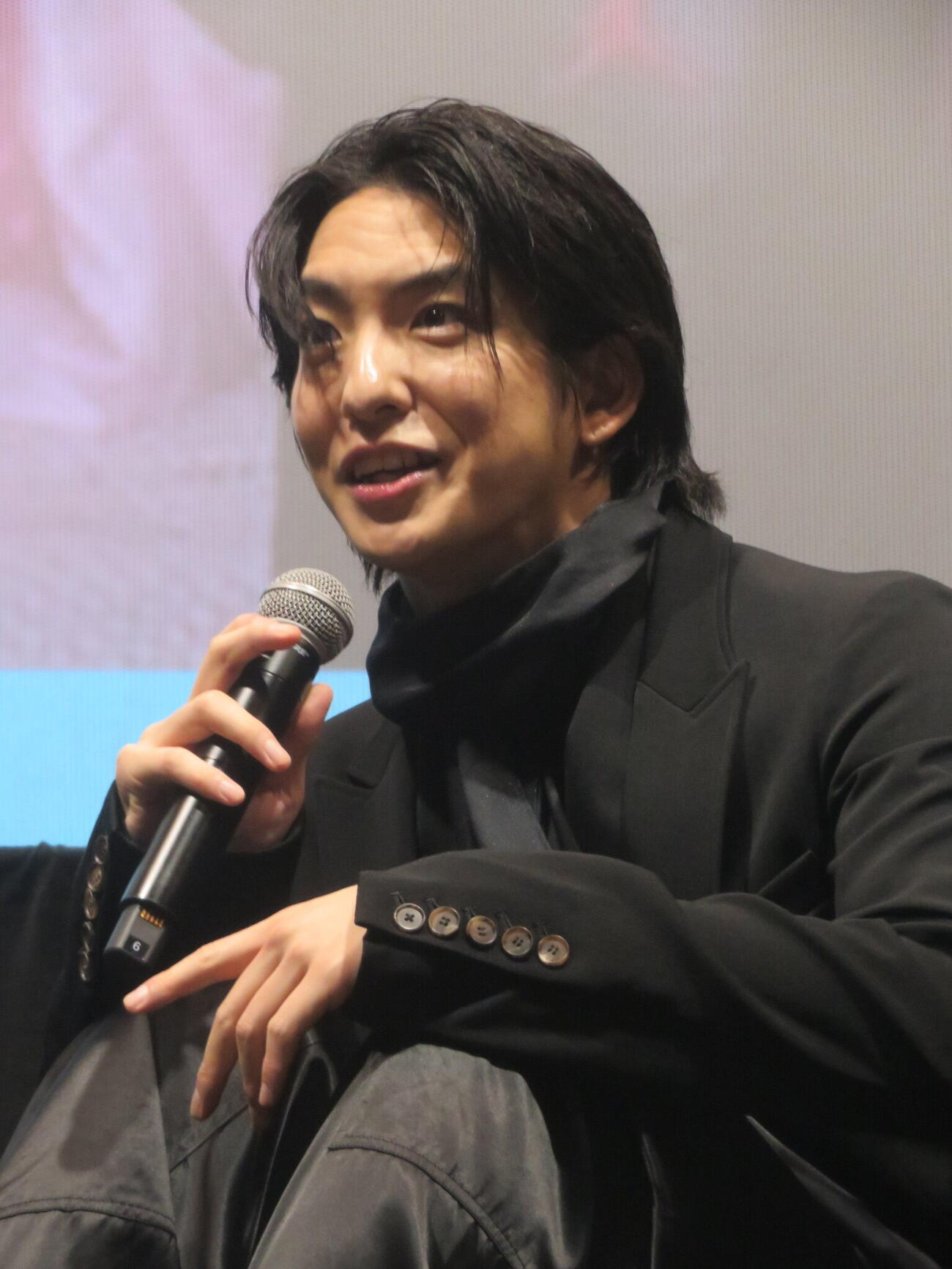映画「ホーム　スイート　ホーム」公開記念舞台あいさつに出席した前田公輝（撮影・川田和博）