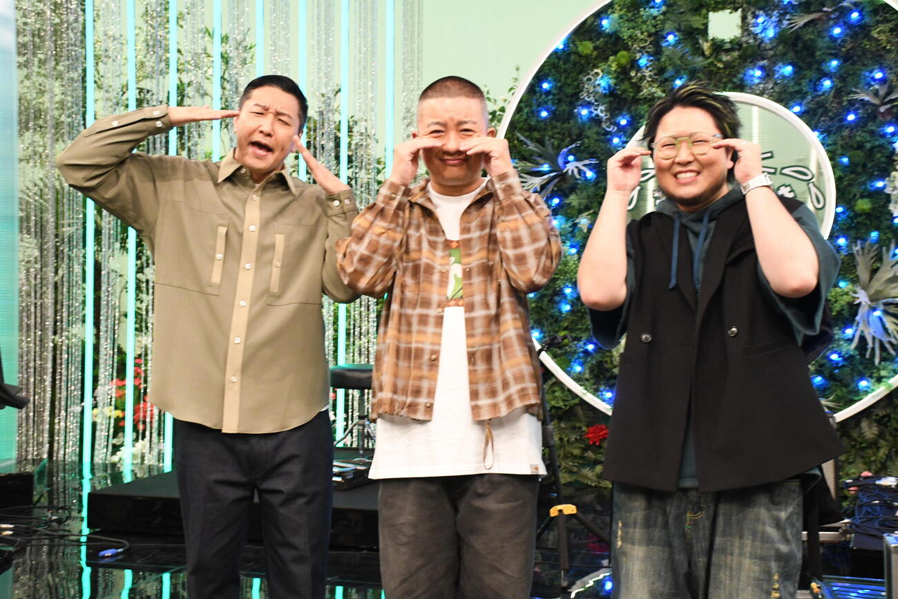 NHK「ギャン泣きFES」の収録に参加した、左からチョコレートプラネット長田庄平、松尾駿、こっちのけんと（撮影・阪口孝志）