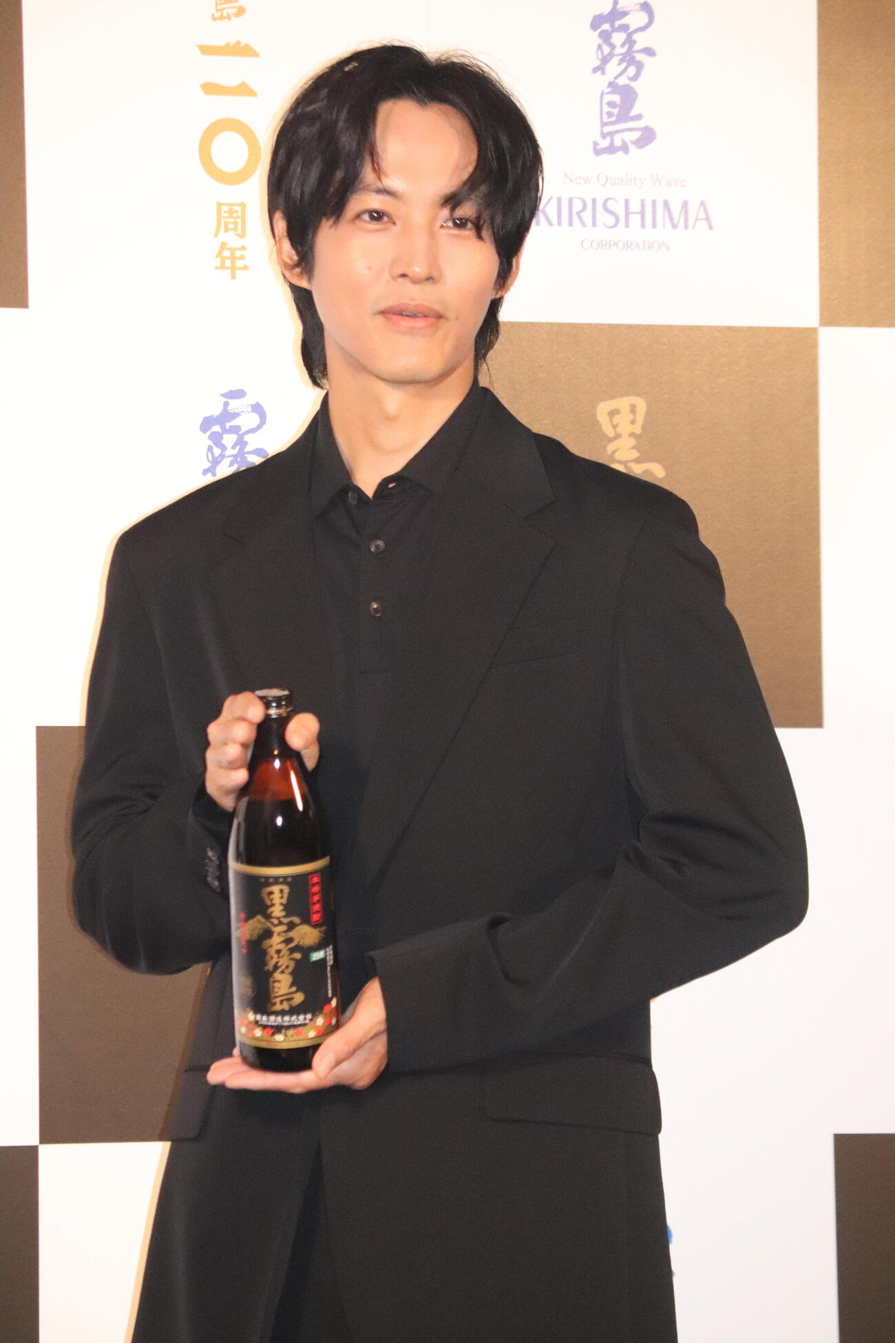 霧島酒造「黒霧島」新TVCM・期間限定体験イベント発表会に出席した松坂桃李