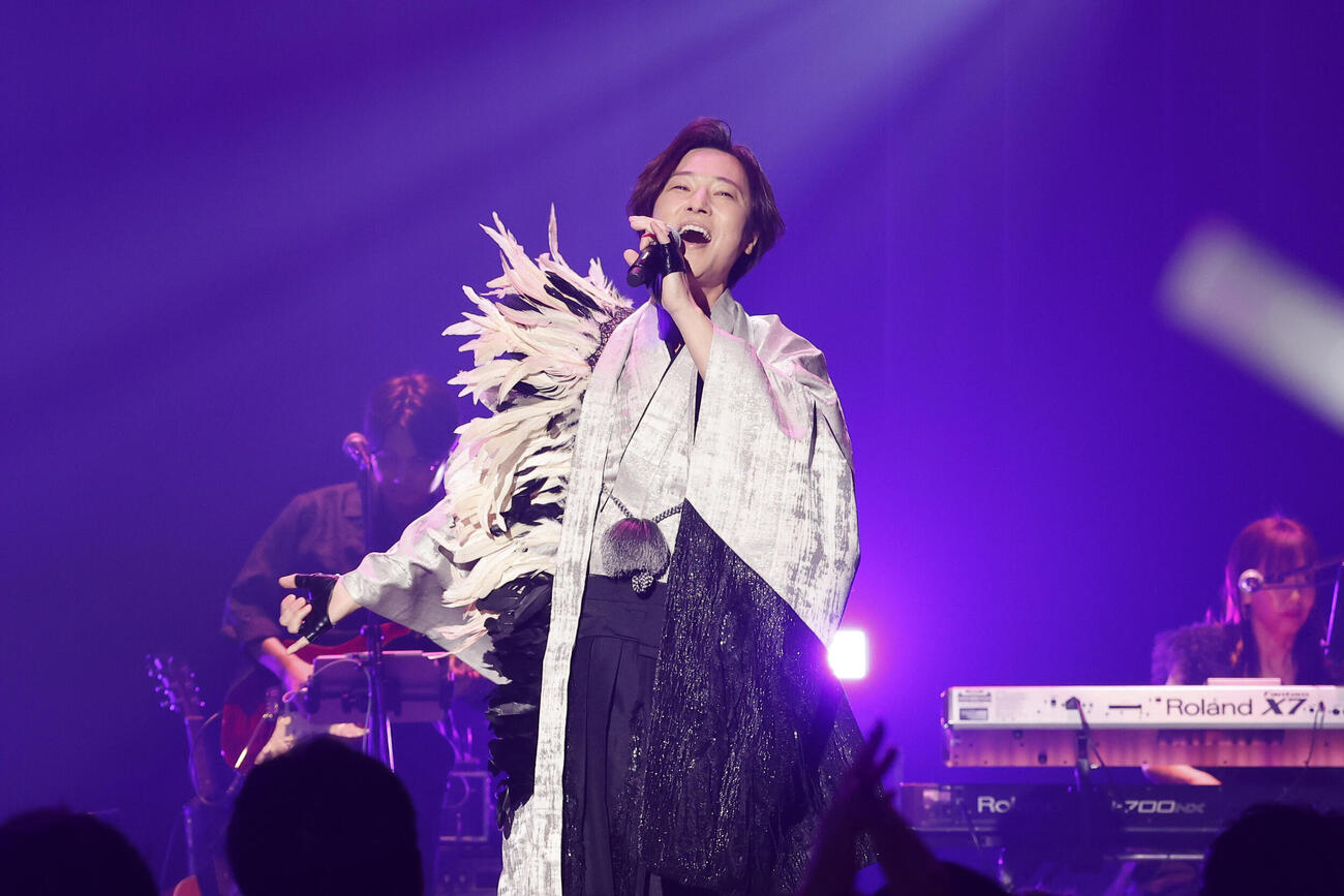 「黒フェス」に出演した山内惠介