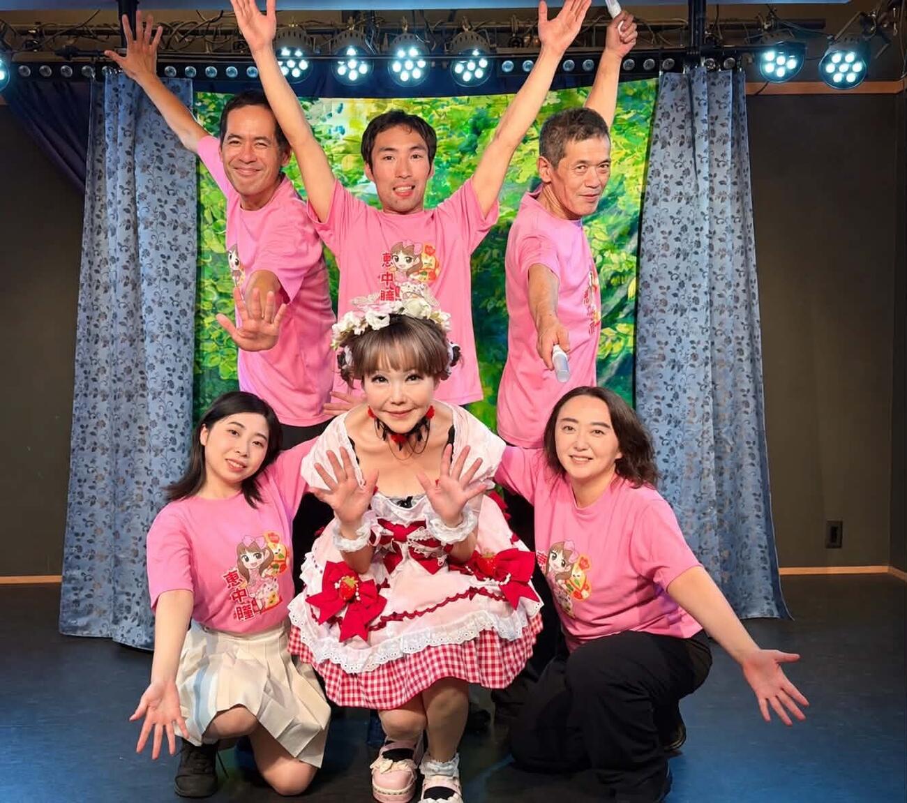 「劇団♡ひとみん」の定期公演に出演した恵中瞳