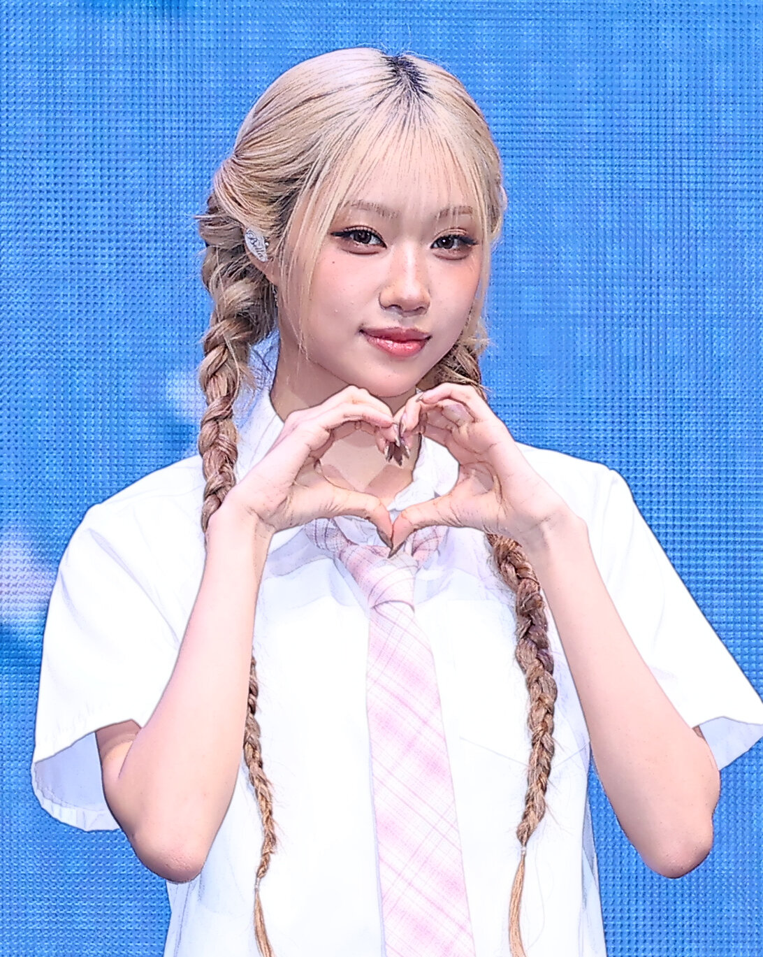 JAPAN 1st MINI ALBUM　「HANDLE WITH CARE」発売記念　JAPAN DEBUIT SHOWCASEを行ったiznaのCHOI JUNG EUN（撮影・野上伸悟）