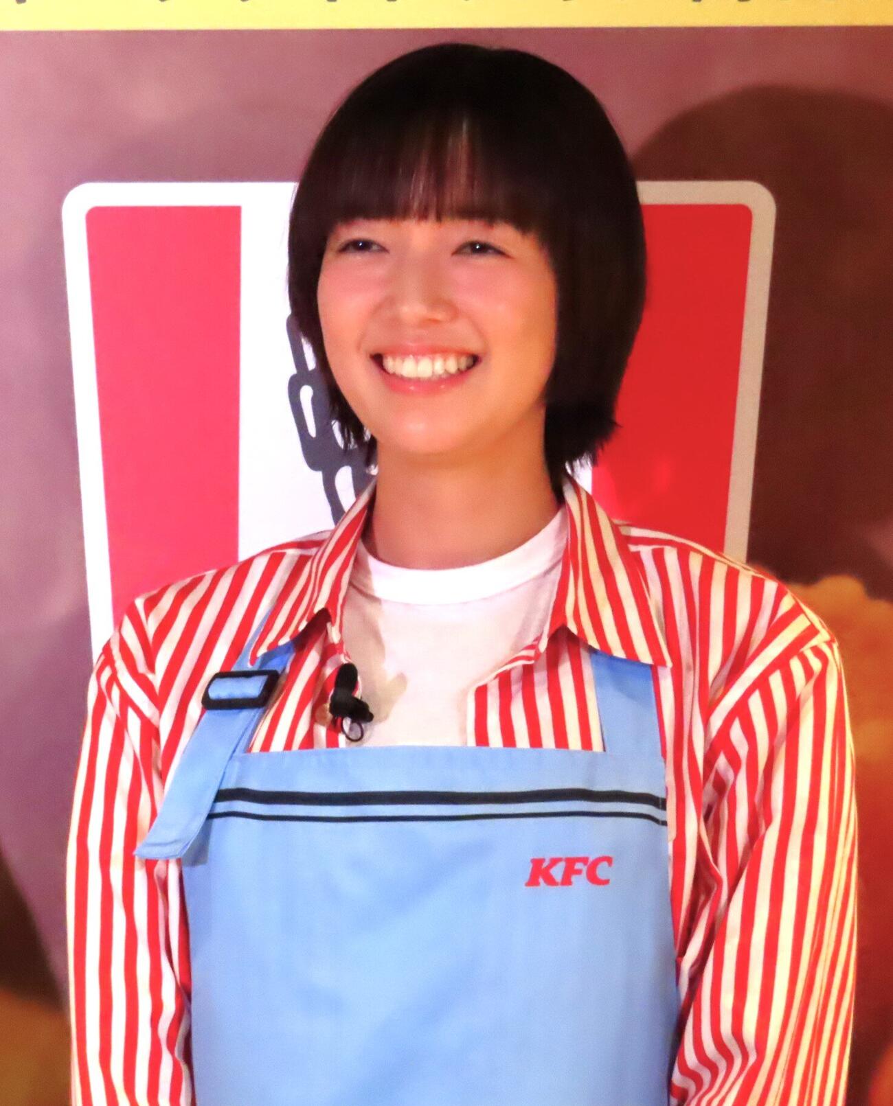 KFC「マイスターズキッチン」オープニングセレモニーに出席した佐藤栞里
