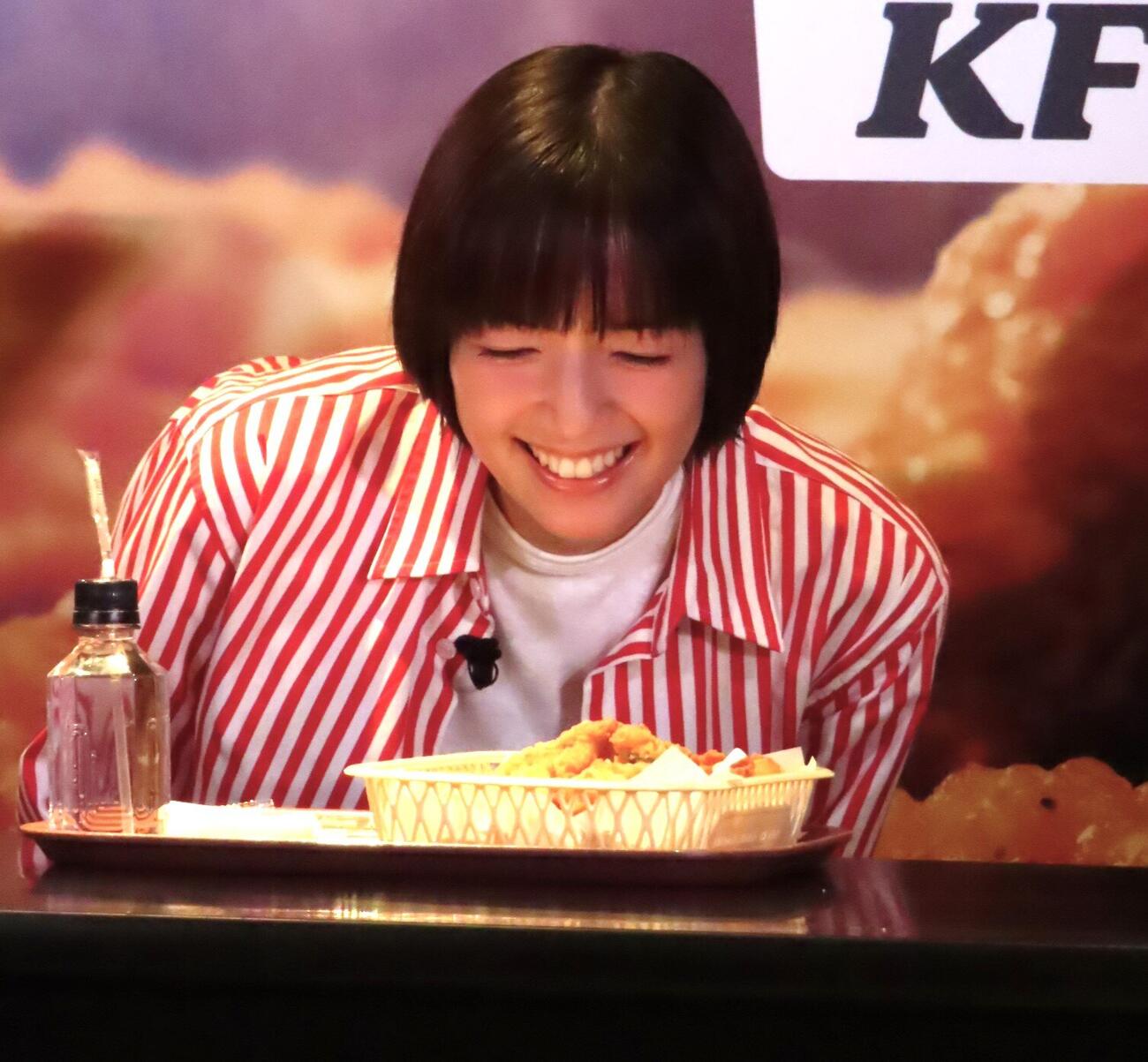 KFC「マイスターズキッチン」オープニングセレモニーに出席した佐藤栞里