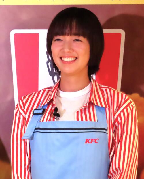 佐藤栞里、ケンタッキーのチキンに満面の笑み「指までおいしい」「やっぱり裏切らない」