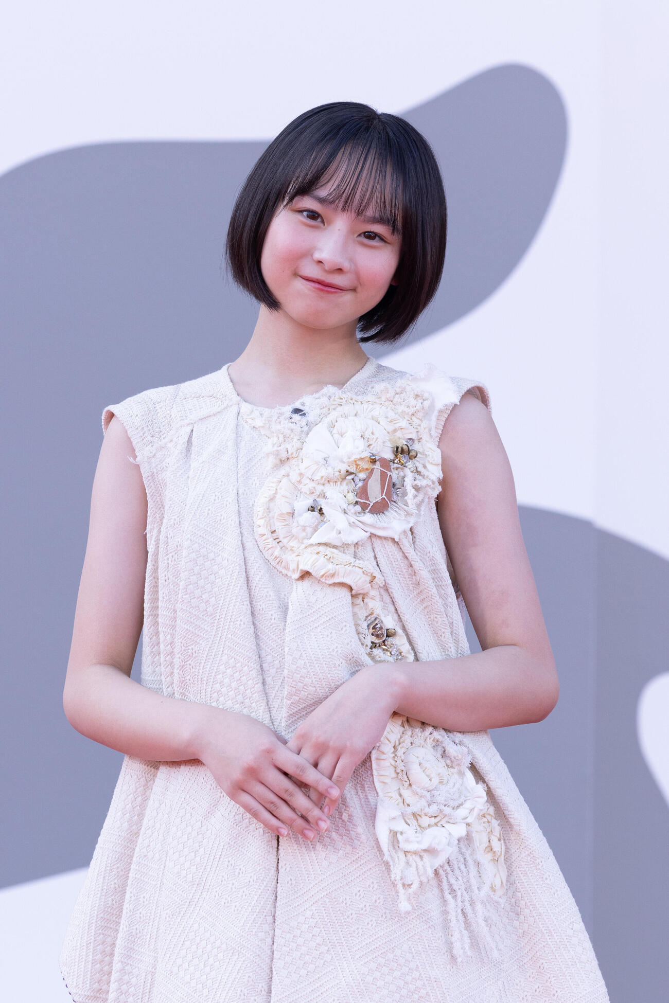 ベネチア映画祭のレッドカーペットに立つ「ルックバック」の七瀬ふうり（C）Kazuko Wakayama