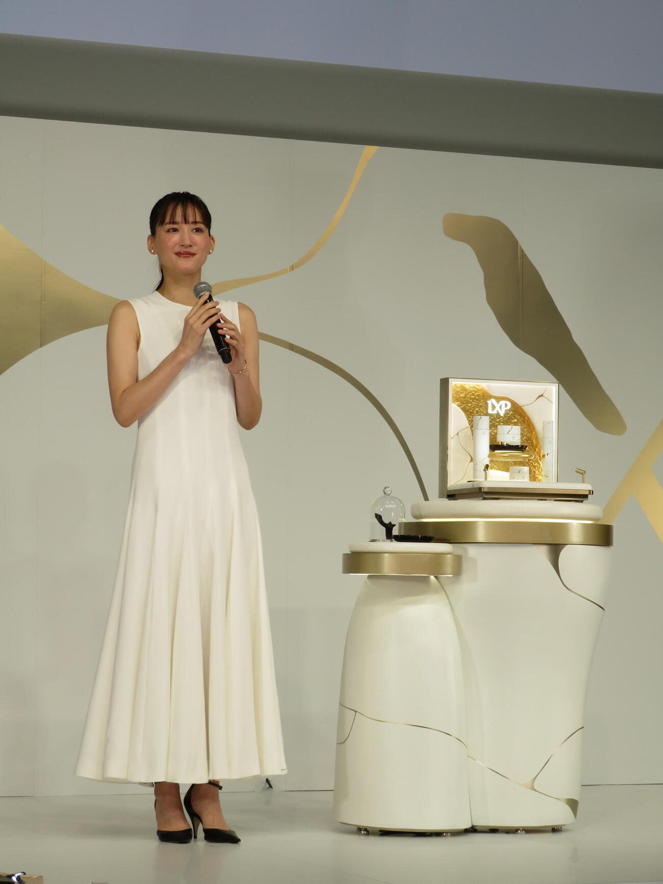 SK－2 LXP　金継ぎ新アンバサダー就任発表会に出席した綾瀬はるか（撮影・村上幸将）